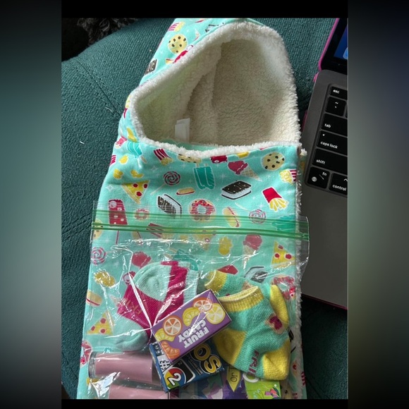 American Girl Truly Me Sleepover Set - Picture 1 of 2